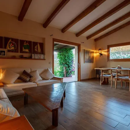 The Hideout Porto Rotondo * 골푸아랑시